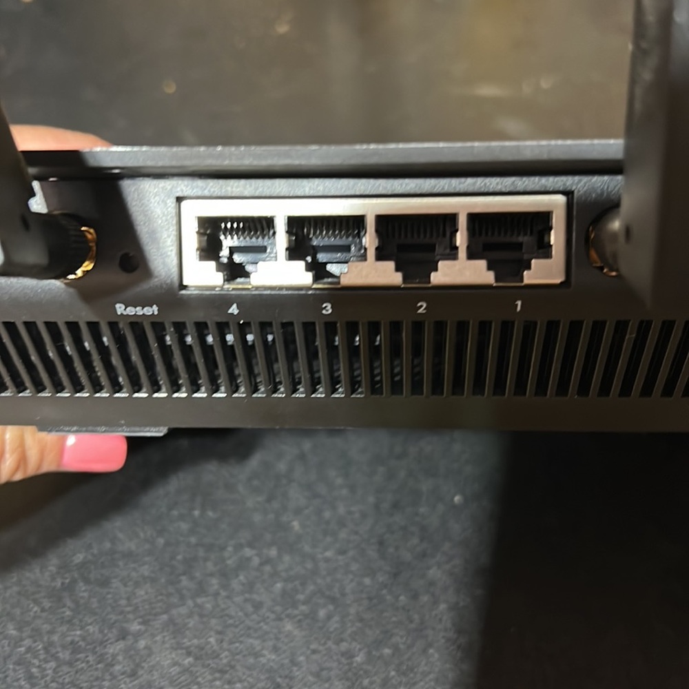 NetGear Nighthawk Wi-Fi Router - Picture 5 of 7